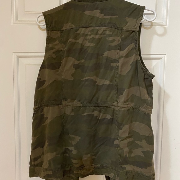 Camo Vest - Picture 2 of 2